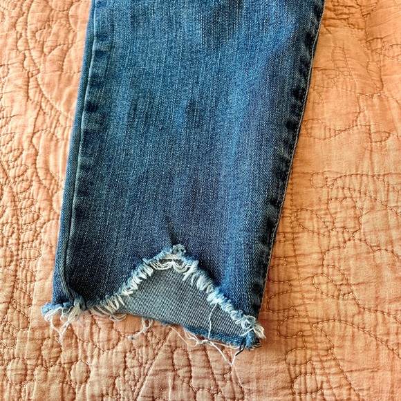 Kut from the Kloth Blue Ankle Cropped Jeans with Distressed Hem - Picture 4 of 6